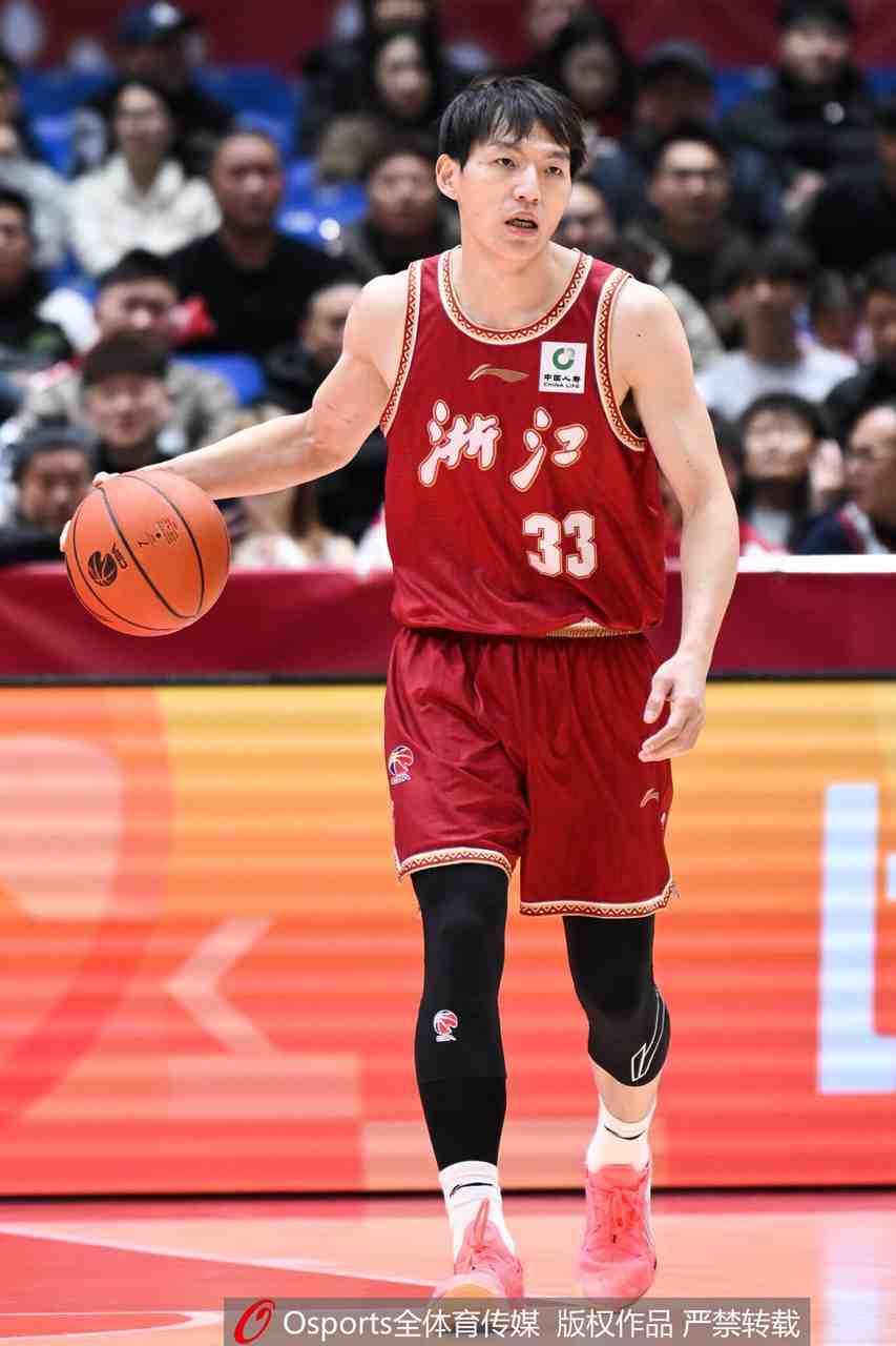 状态回暖了!吴前半场出战17分钟 5中3&三分3中1拿到9分4板3助